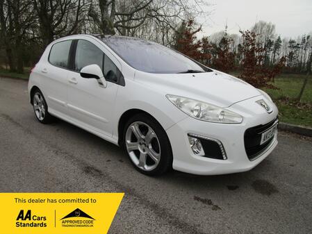 PEUGEOT 308 1.6 e-HDi Allure TOP SPEC - Pan Roof, Sat Nav, Half Leather, £20 Tax